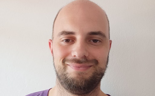 HeadshotGenerator.io